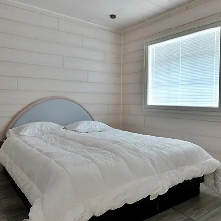 Onnenpesae 8 Center 3,8 Km Incl Wifi, Sauna, Washing Machine شاليه *