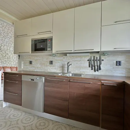 Horská chata Onnenpesae 8 *