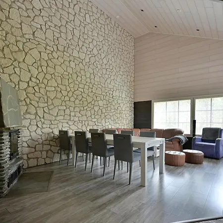 Onnenpesae 8 Center 3,8 Km Incl Wifi, Sauna, Washing Machine شاليه *